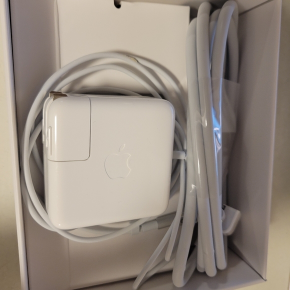 *** NEW*** 45W MagSafe Power Adapter - Picture 3 of 4